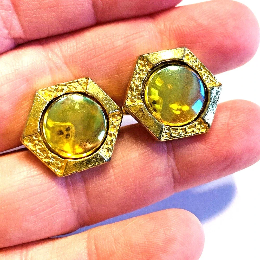 Unique Vintage Cufflinks 1970’s Goldtone & Reflecting Center Stones Hexagon Chic